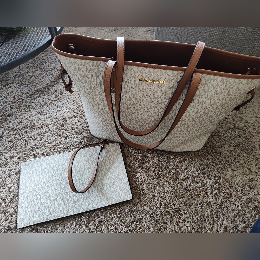 Michael Kors jet set travel large drawstring tote - reversible with wristlet